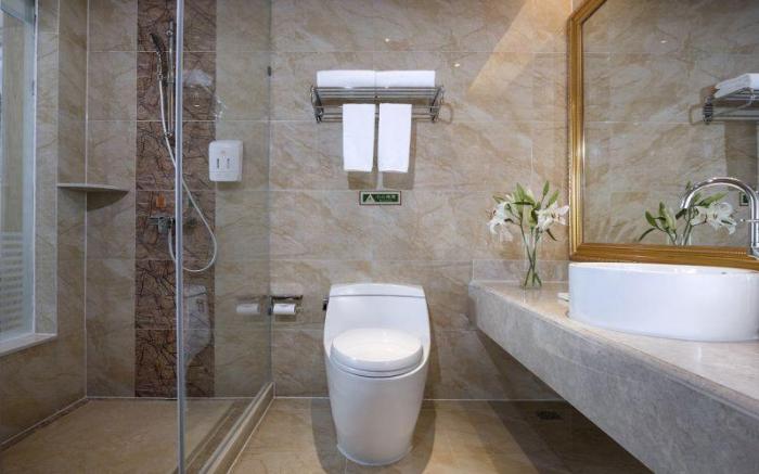 Vienna Hotel Guizhou Xingyi Wanfenglin High-Speed Railway Airport
