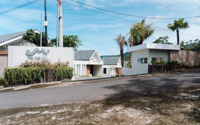 MELASE HILL VILA
