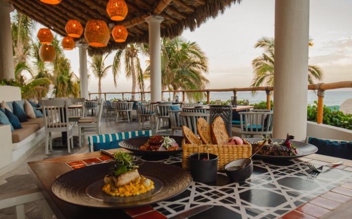 Mar del Cabo by Velas Resorts