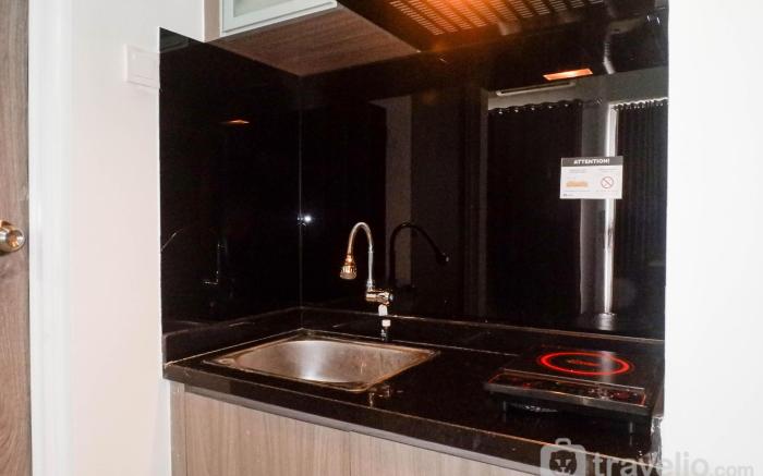 Chic Cozy Studio Taman Melati Surabaya By Travelio