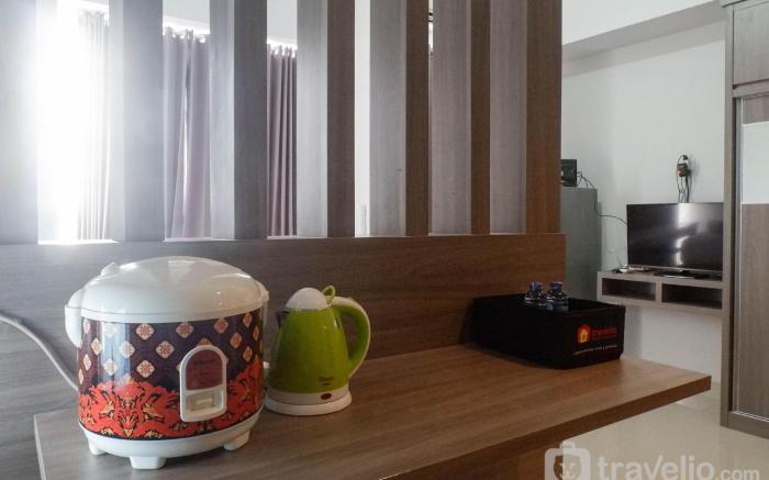 Chic Cozy Studio Taman Melati Surabaya By Travelio