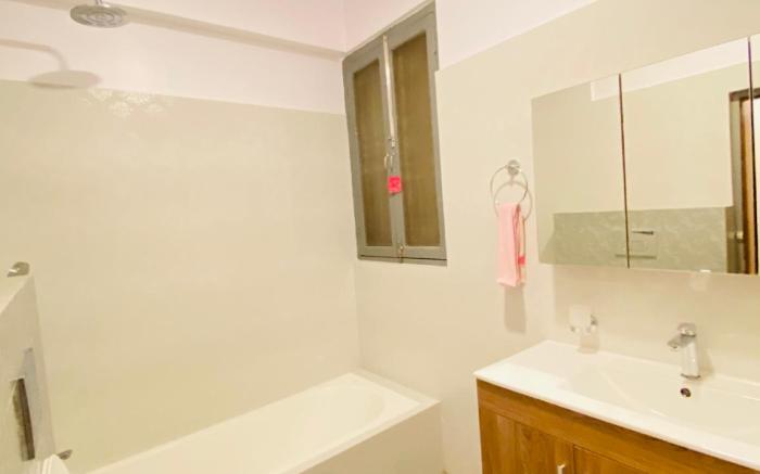 Namuna Homestay (White House)