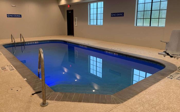Days Inn & Suites by Wyndham Greater Tomball