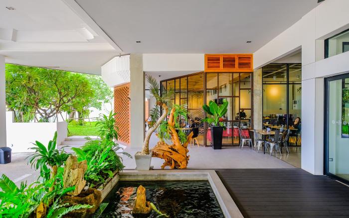 The Rich Hotel