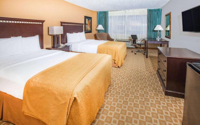 Days Inn by Wyndham Sherman