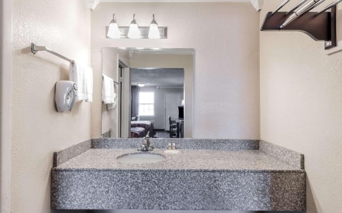 Knights Inn  Greenville TX