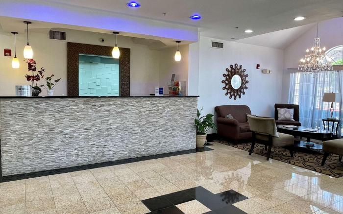 Best Western Roanoke Inn and Suites