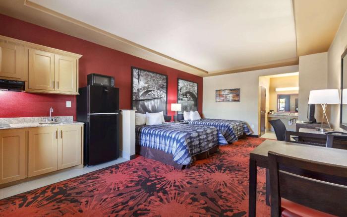 Super 8 by Wyndham Karnes City
