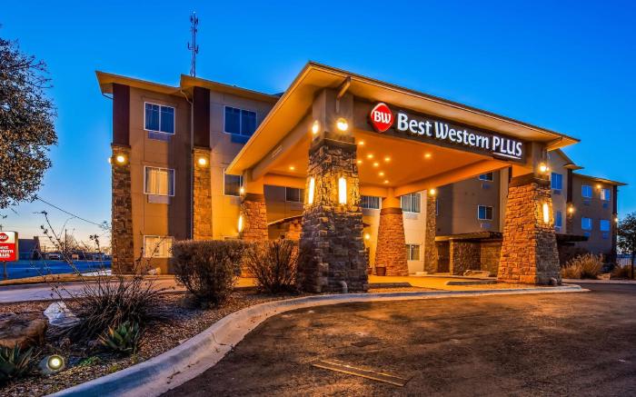 Best Western Plus Seminole Hotel and Suites