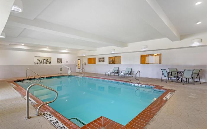 Best Western Plus Monica Royale Inn & Suites