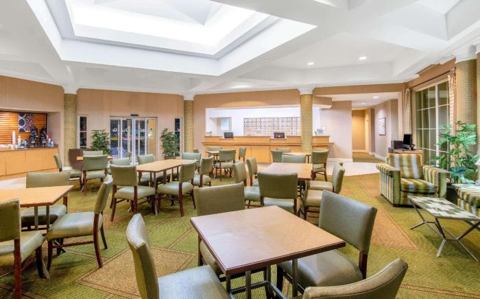 La Quinta Inn & Suites by Wyndham Sherman
