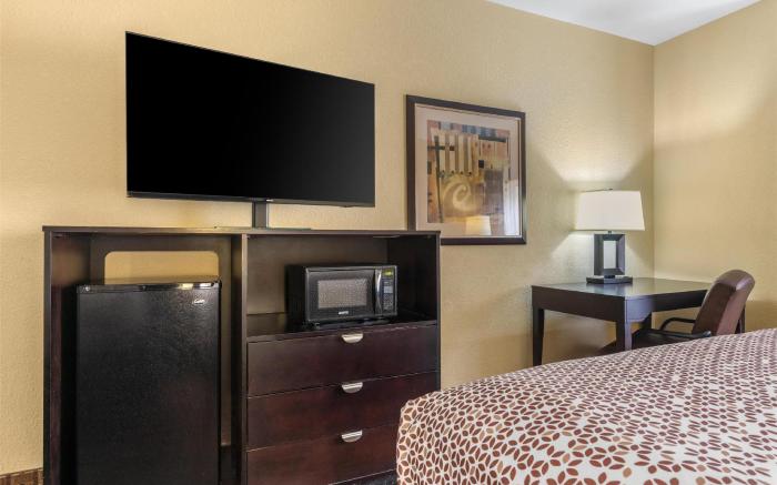 Best Western Bastrop Pines Inn