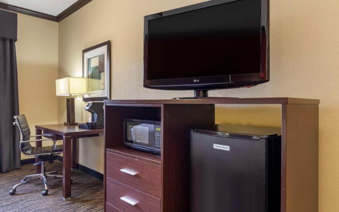 Best Western Plus Classic Inn & Suites
