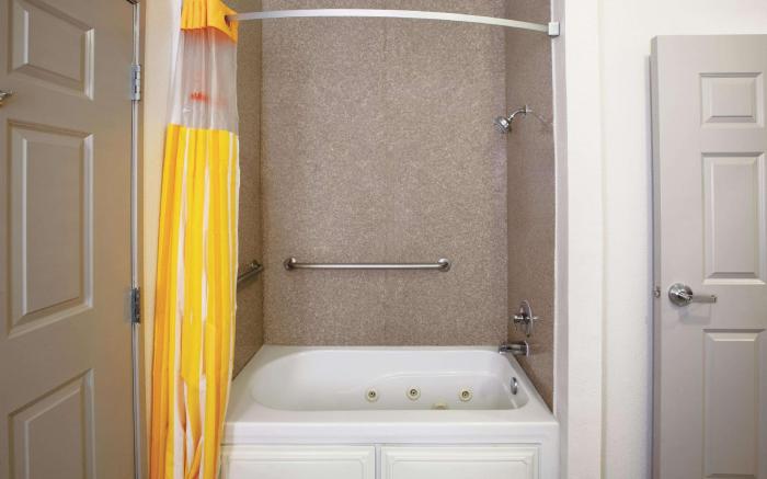 La Quinta Inn & Suites by Wyndham Mansfield TX