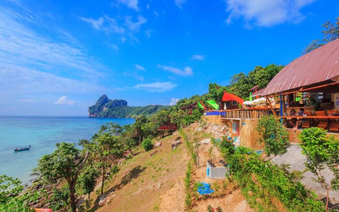 Phuphaya Seaview Resort - Adults Only