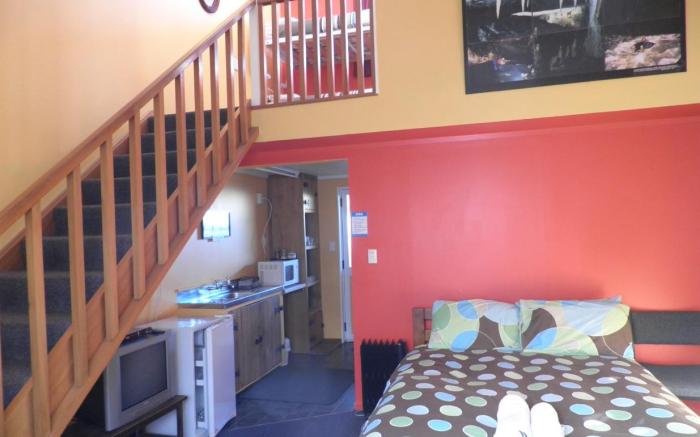 Bazils hostel & Surf School