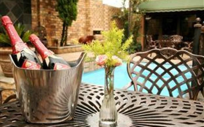 Le Cozmo Guesthouse