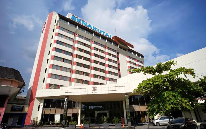 Capital O 1963 Hotel The New Benakutai