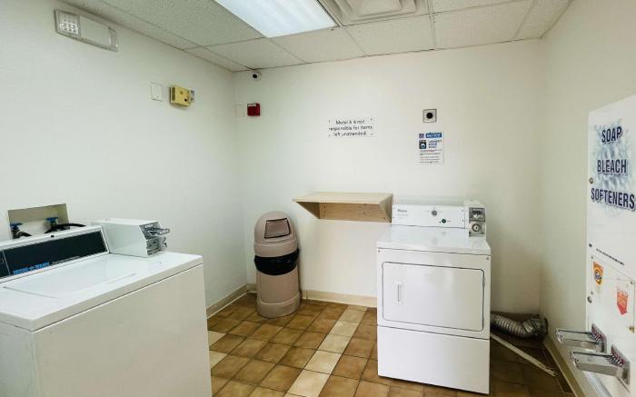Motel 6 Duncanville, TX - Dallas