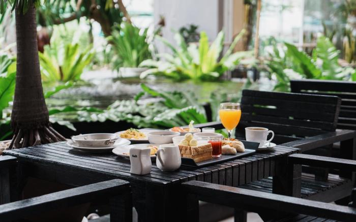 Green Hotel & Resort