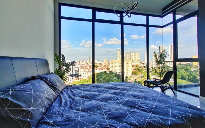 NEW Beacon Executive Suite - City View - By IZ