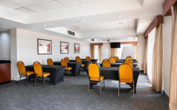 Comfort Inn & Conference Centre Toronto Airport