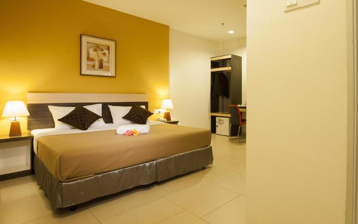 Leo Express Hotel