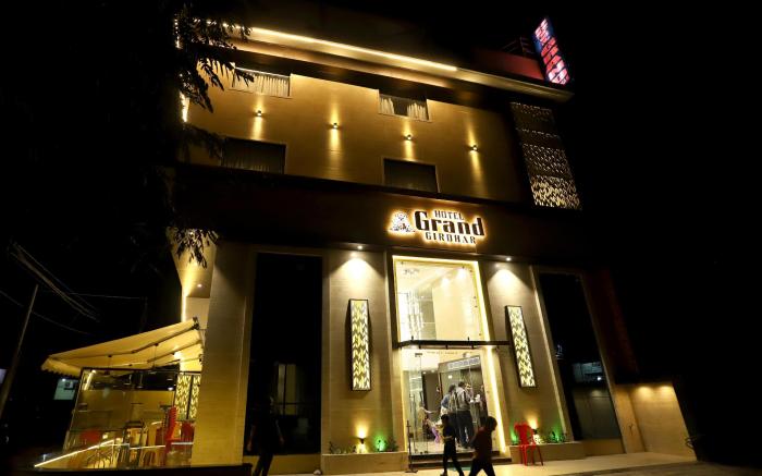 Hotel Grand Girdhar