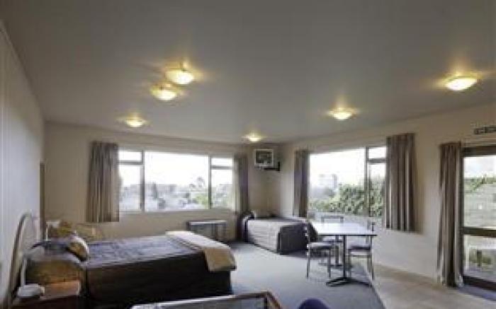 Lake Point Motel