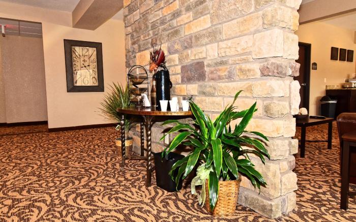 Cobblestone Inn & Suites – Clarion