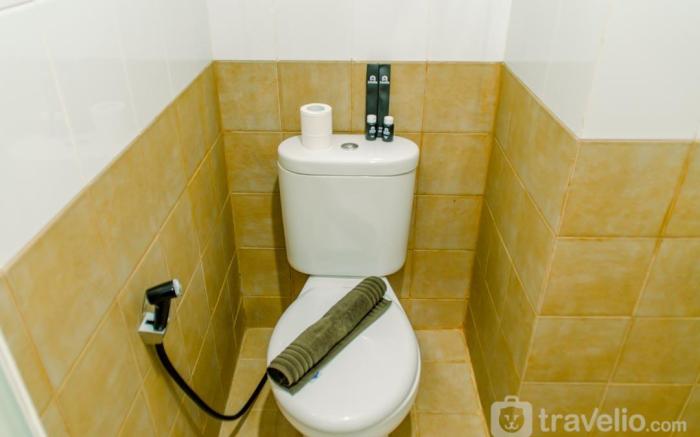 Tidy 2BR Green Pramuka City Apt By Travelio