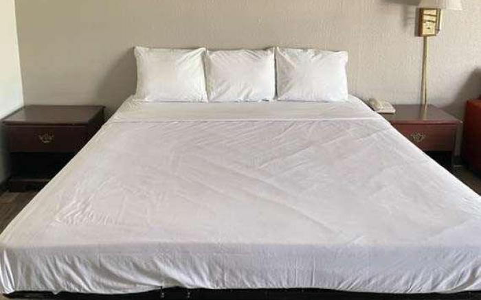 Motel 6 Marianna, FL