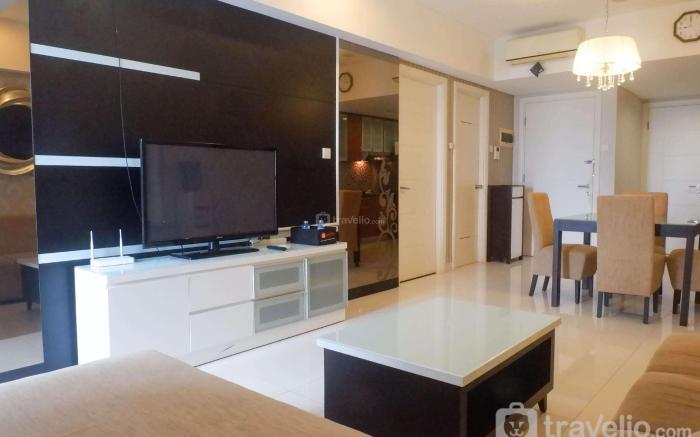 Luxury 2BR Trillium Residence Surabaya By Travelio