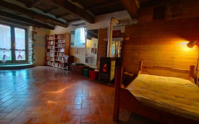 Library Apartment in Arcidosso