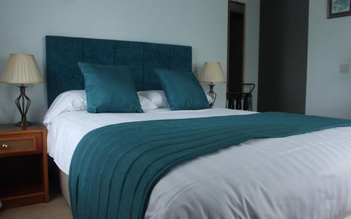 Crown House Hotel