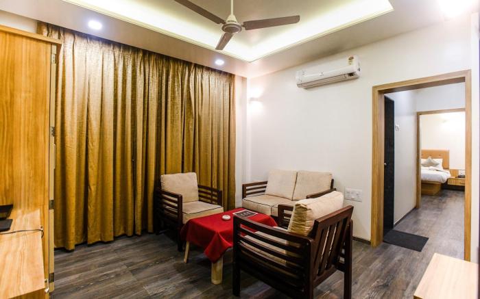 Hotel Manasi Royal , Satara