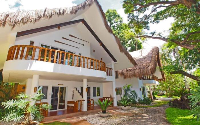 Pura Vida Beach and Dive Resort Dauin
