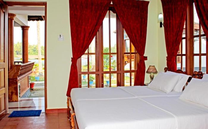 Breeze Backwater Homes - Homestay & Resort