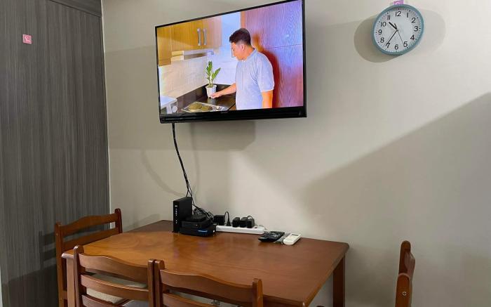 Green residences DLSU Taft 1BR w/balcony by darpm