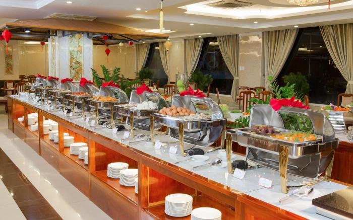 Van Phat Riverside Hotel