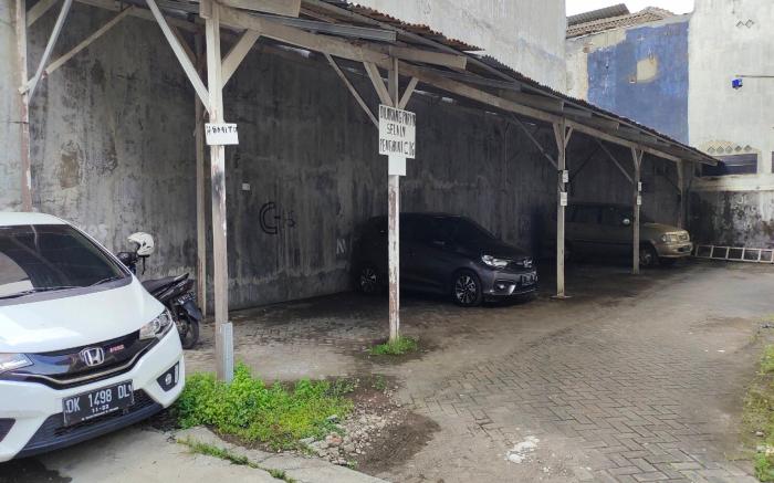 OYO 90870 C16 Siwalankerto Syariah