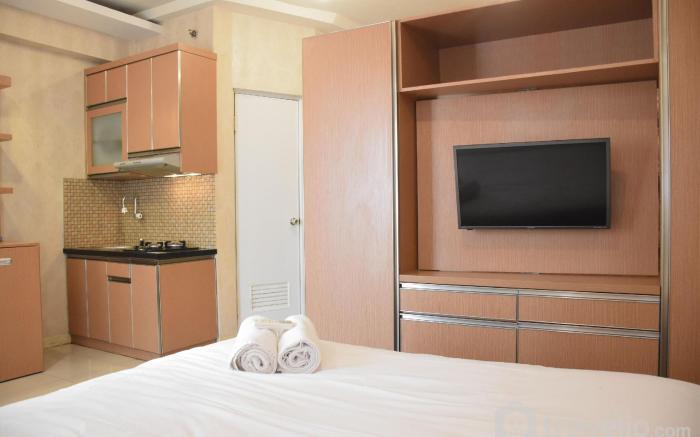 Best Big Studio Green Pramuka City Apt By Travelio