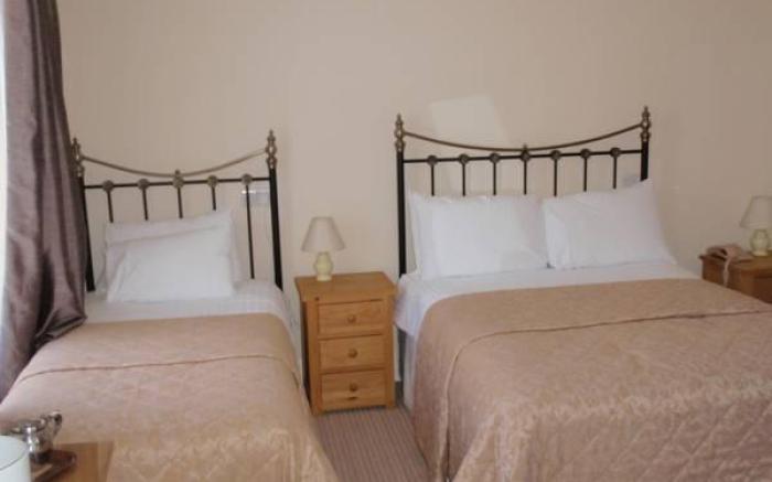 Carlton Hotel