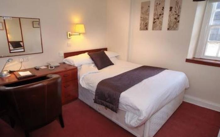 Selkirk Arms Hotel