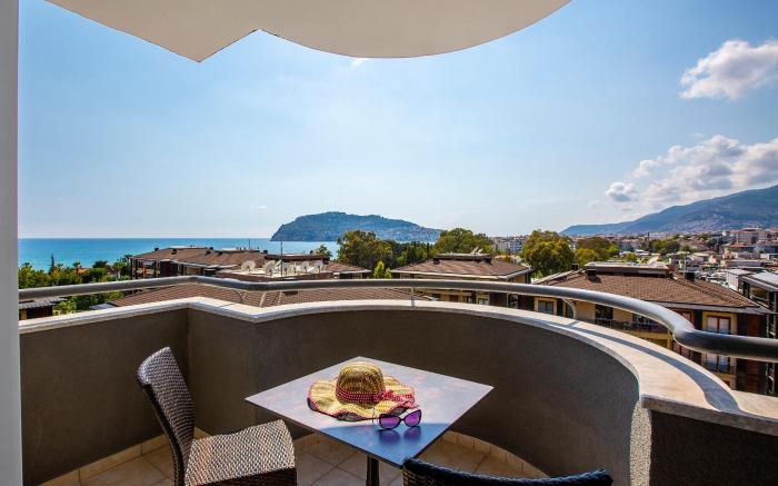 Grand Alisa Hotel
