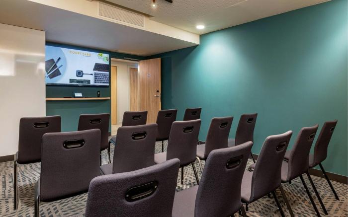 Courtyard by Marriott Paris Charles de Gaulle Central Airport