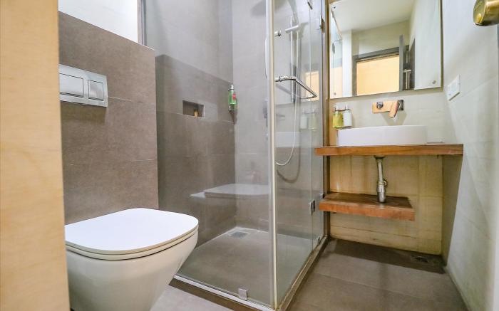 FabHotel Lord Inn