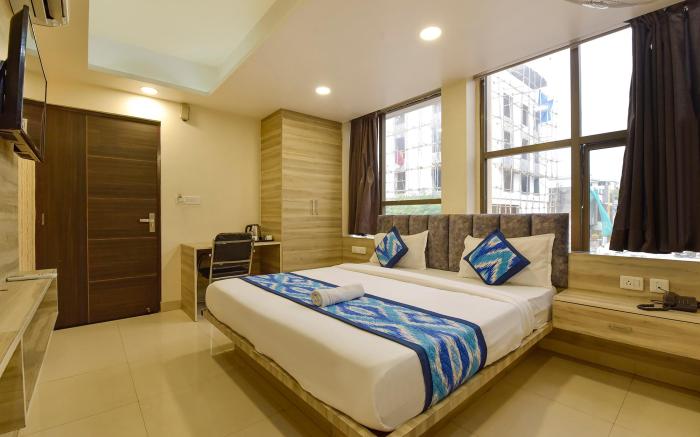 FabHotel Pink City