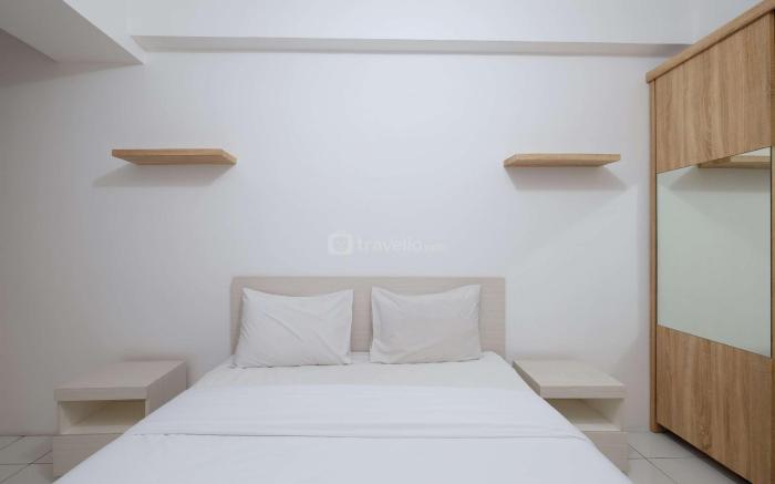 Modern & Homey Studio Gunung Putri Apt By Travelio