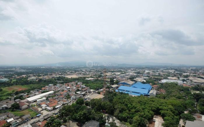 Modern & Homey Studio Gunung Putri Apt By Travelio